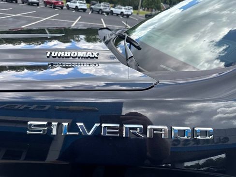 Used 2024 Chevrolet Silverado 1500 LT AWD/4WD image 6