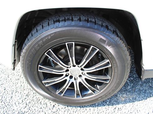 Used 2008 Jeep Liberty Sport w/ Popular Equipment Group AWD/4WD image 24