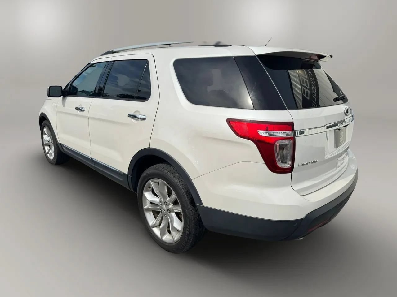 Used 2015 Ford Explorer Limited w/ Equipment Group 303A FWD image 8