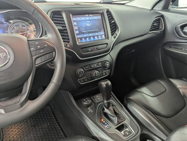 Used 2022 Jeep Cherokee Trailhawk AWD/4WD image 19