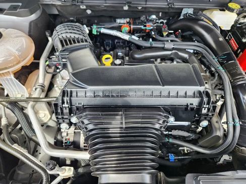 Certified 2025 Lincoln Nautilus Premier AWD/4WD image 21