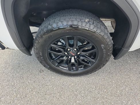 Certified 2026 GMC Sierra 1500 Pro w/ Graphite Edition AWD/4WD image 7