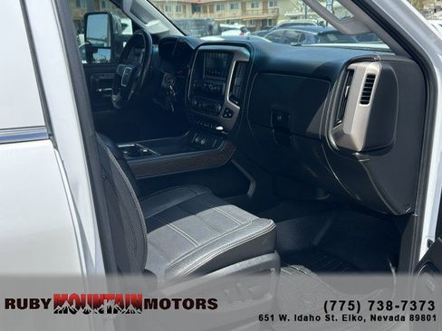 Used 2018 GMC Sierra 2500 Denali AWD/4WD image 26