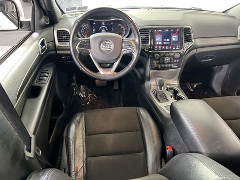 Used 2022 Jeep Grand Cherokee Laredo X image 22