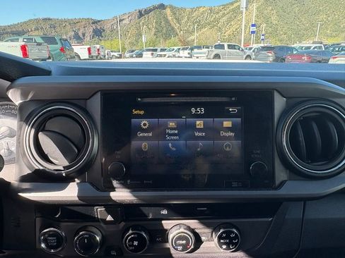 Used 2016 Toyota Tacoma TRD Sport w/ Towing Package image 19