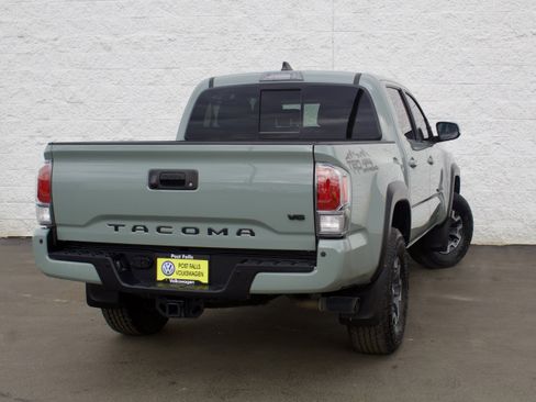 Used 2023 Toyota Tacoma TRD Off-Road w/ TRD Premium Off Road Package image 8