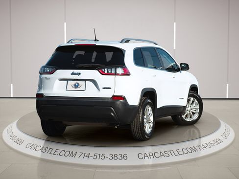 Used 2019 Jeep Cherokee Latitude w/ Popular Appearance Group image 3