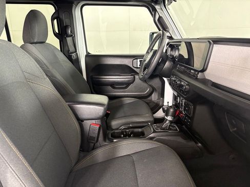 Used 2025 Jeep Wrangler Unlimited Sport AWD/4WD image 14