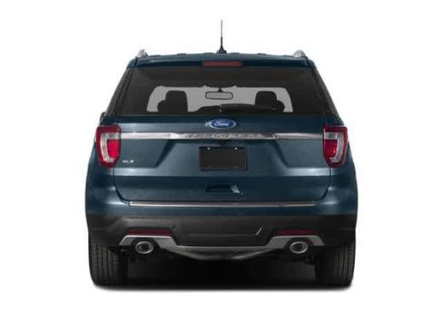 Used 2018 Ford Explorer XLT w/ Equipment Group 202A FWD image 8