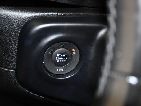Used 2020 Jeep Wrangler Unlimited Sahara AWD/4WD image 26