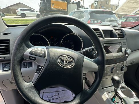 Used 2012 Toyota Highlander 4WD w/ Tech Pkg image 14