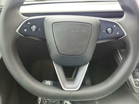 Used 2026 Tesla Model Y Long Range image 40