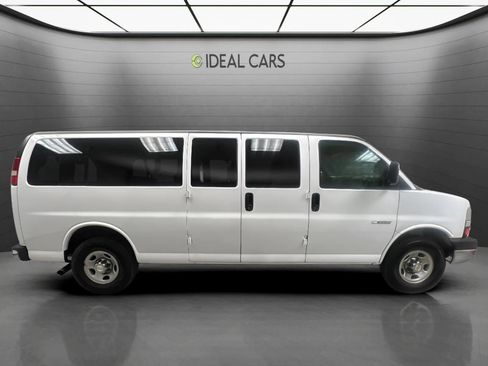 Used 2004 Chevrolet Express 3500 Extended Passenger w/ LS Preferred Equipment Group RWD image 4