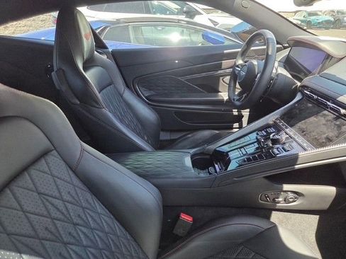 Used 2025 Aston Martin DB12 Coupe RWD image 5