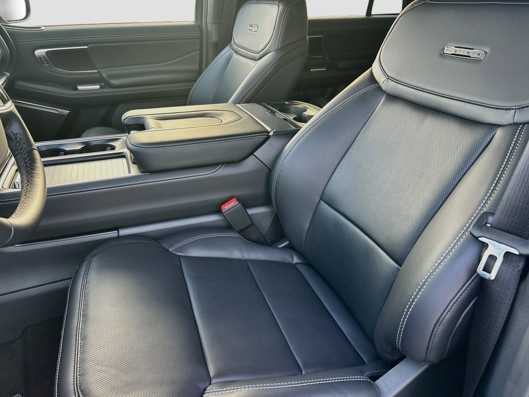 New 2027 Ford Expedition Platinum w/ Stealth Appearance Package RWD image 15