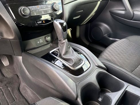 Used 2020 Nissan Rogue S image 26