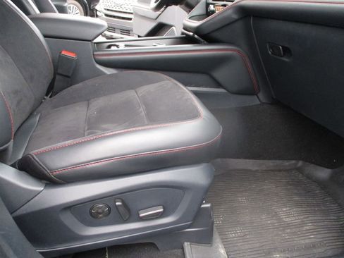 Used 2025 Ford Explorer ST image 10