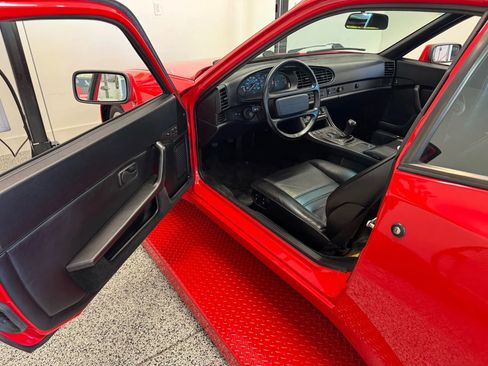 Used 1986 Porsche 944 Turbo image 10