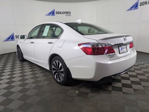 Used 2015 Honda Accord Hybrid Sedan image 3