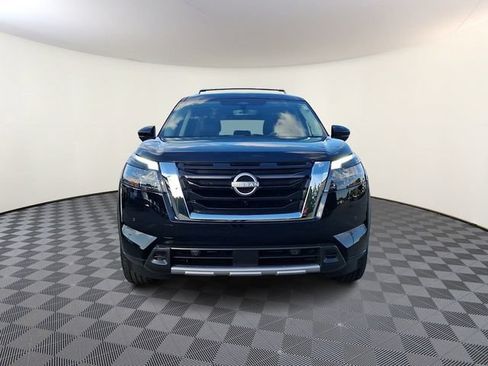 Used 2025 Nissan Pathfinder Platinum w/ Cargo Package AWD/4WD image 2
