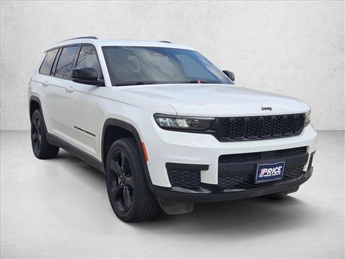 Used 2023 Jeep Grand Cherokee L Laredo image 5