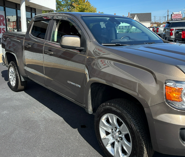 Used 2016 GMC Canyon SLE w/ SLE Convenience Package AWD/4WD image 2