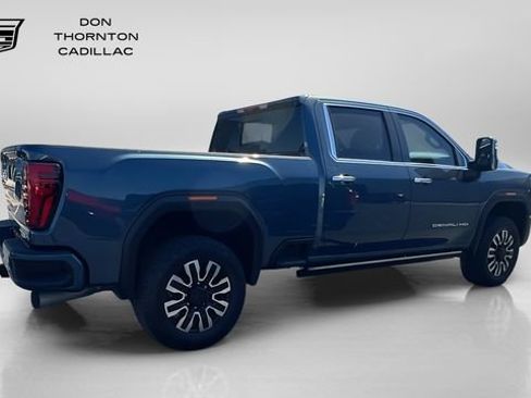 Used 2025 GMC Sierra 2500 Denali Ultimate AWD/4WD image 5