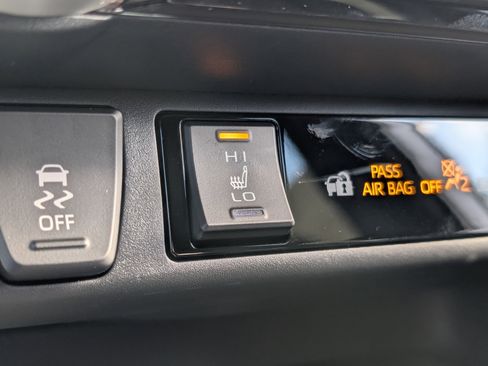 New 2025 Toyota RAV4 SE image 4