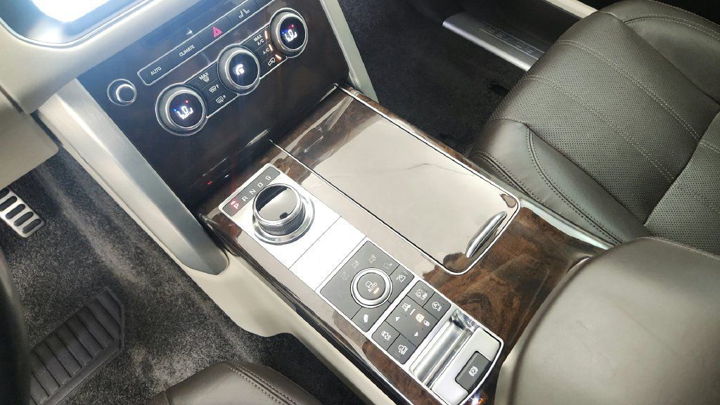 Used 2017 Land Rover Range Rover Supercharged AWD/4WD image 55