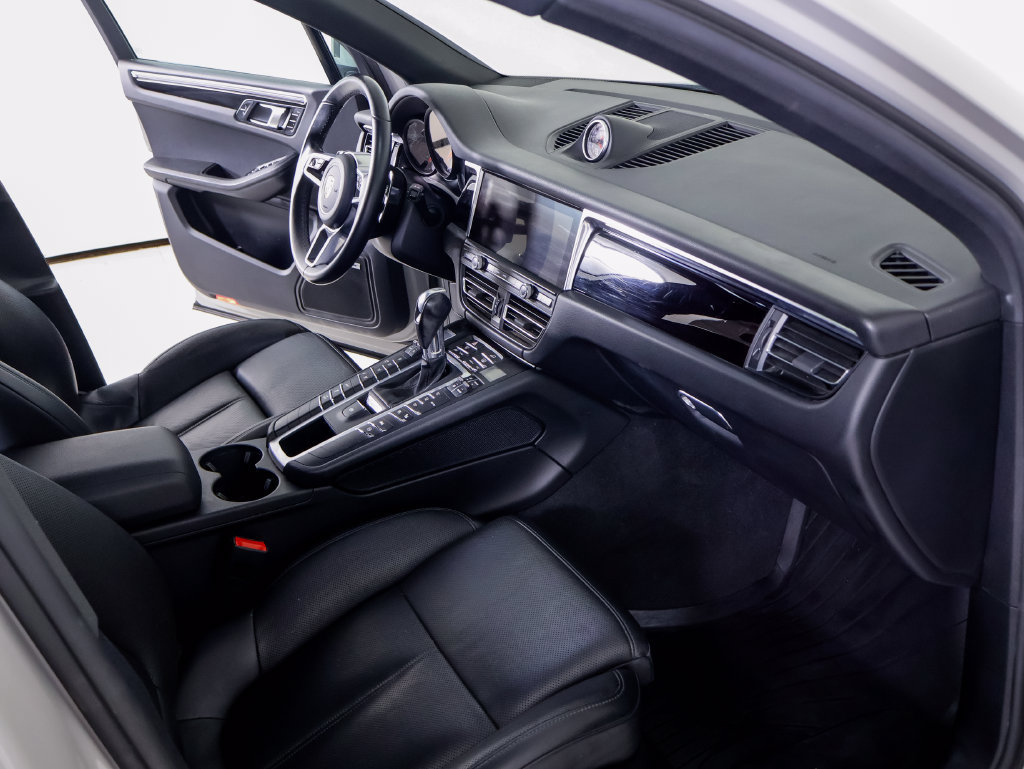 Certified 2021 Porsche Macan S AWD/4WD image 31
