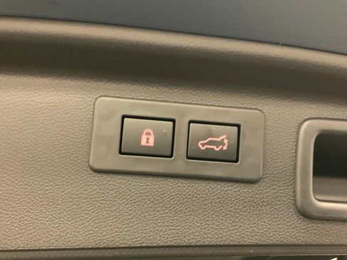 Certified 2023 Subaru Forester Limited AWD/4WD image 40