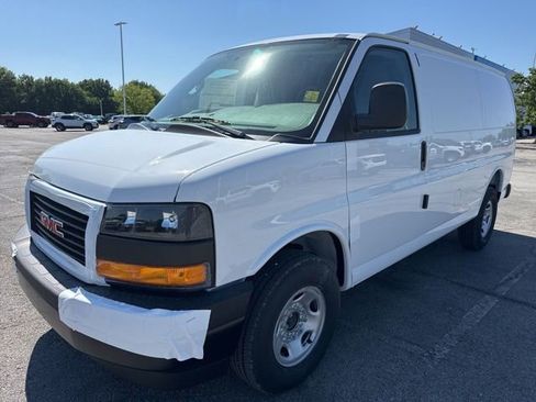 New 2026 GMC Savana 2500 RWD image 5