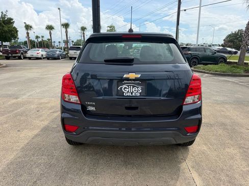 Used 2018 Chevrolet Trax LS FWD image 4