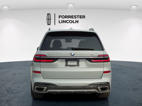 Used 2023 BMW X7 xDrive40i w/ M Sport Package AWD/4WD image 4