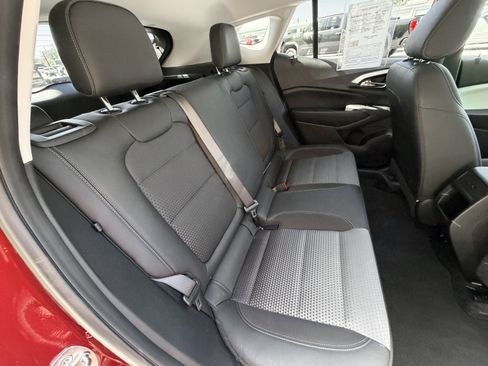 Used 2024 Chevrolet Trax LT w/ Driver Confidence Package FWD image 17