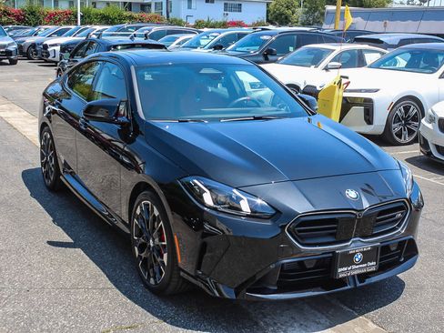 Used 2025 BMW M235i xDrive w/ Premium Package AWD/4WD image 3