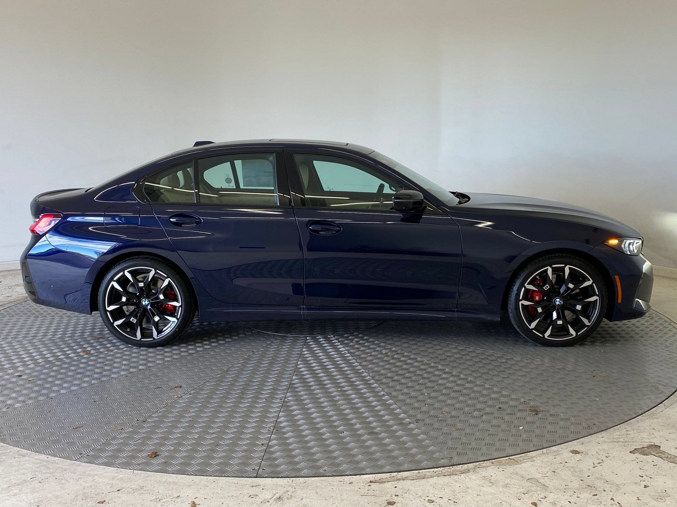 Used 2026 BMW 330i xDrive Sedan w/ M Sport Package AWD/4WD image 7