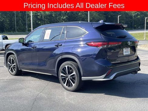 Used 2022 Toyota Highlander XSE AWD/4WD image 3