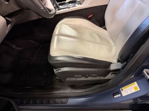 Used 2011 GMC Terrain SLT image 21