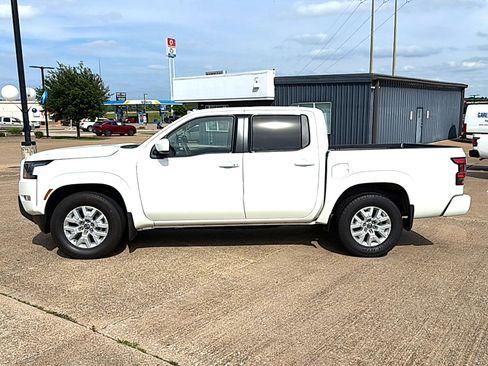 Used 2024 Nissan Frontier SV w/ SV Convenience Package RWD image 2