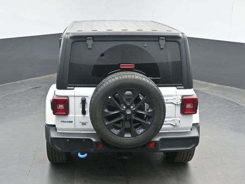 Used 2023 Jeep Wrangler Unlimited Sahara AWD/4WD image 24