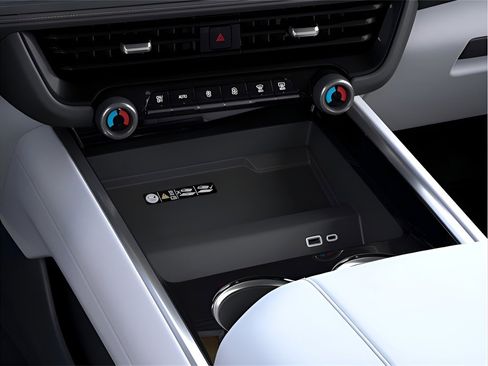 New 2025 Chevrolet Suburban Premier image 23