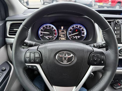Used 2016 Toyota Highlander XLE AWD/4WD image 15
