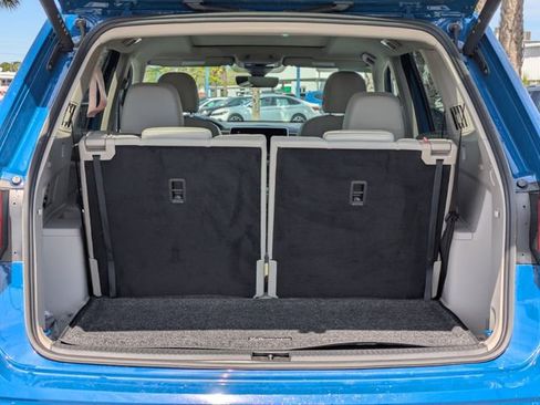 Certified 2025 Volkswagen Atlas SE image 13