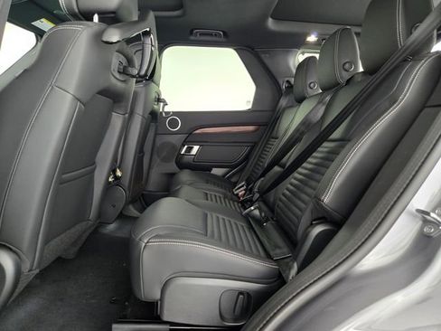 New 2025 Land Rover Discovery S image 13