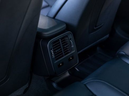 Used 2025 Porsche Cayenne S image 30