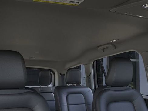 New 2026 Lincoln Aviator Premiere image 22