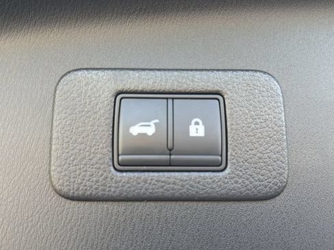 Used 2022 Nissan Armada SL w/ Captain's Chairs Package AWD/4WD image 22