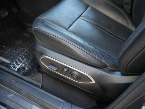 Used 2024 Jeep Wagoneer L Series II w/ Flexible Seating Group image 18