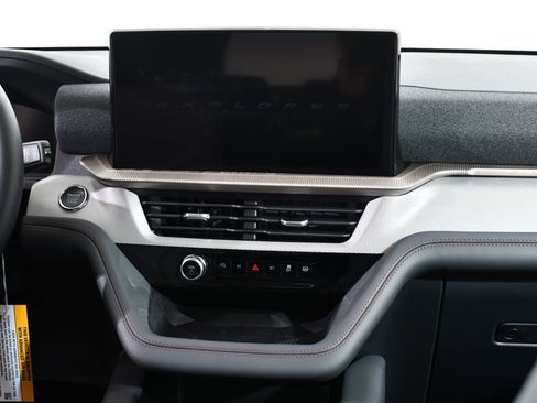 New 2026 Ford Explorer Active w/ Active Comfort Package AWD/4WD image 9